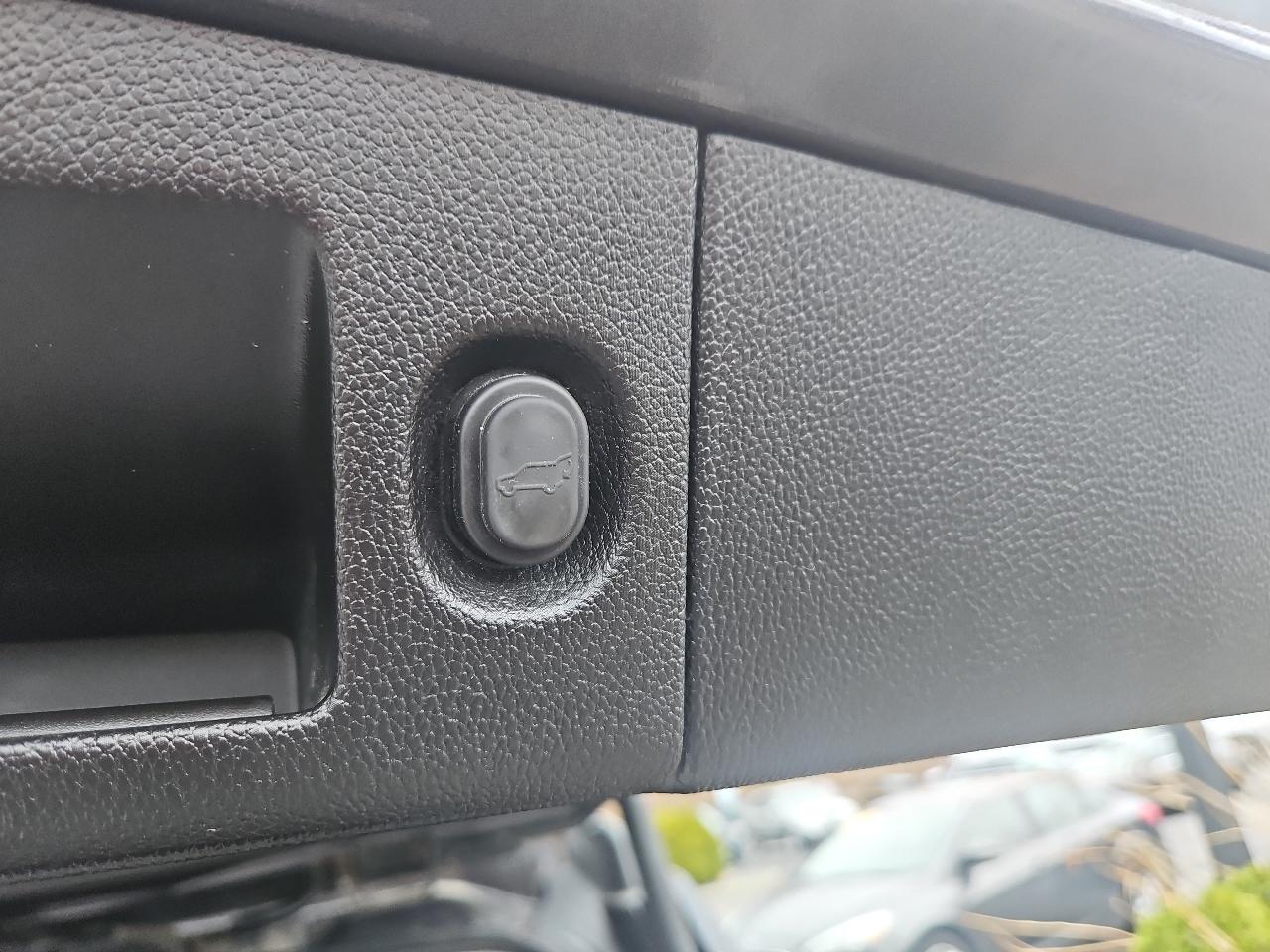 GMC Yukon 4WD 4dr SLT 2017