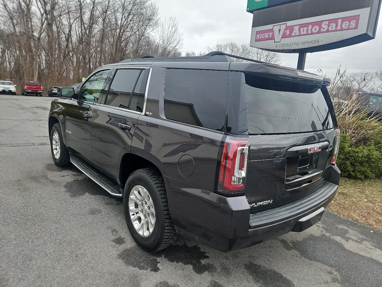 GMC Yukon 4WD 4dr SLT 2017