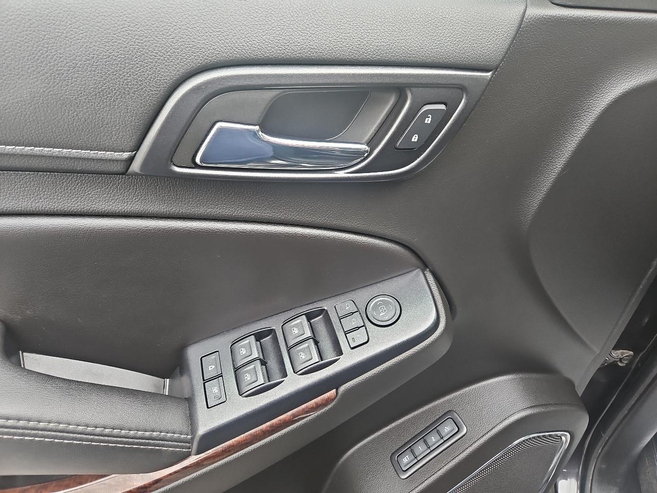 GMC Yukon 4WD 4dr SLT 2017