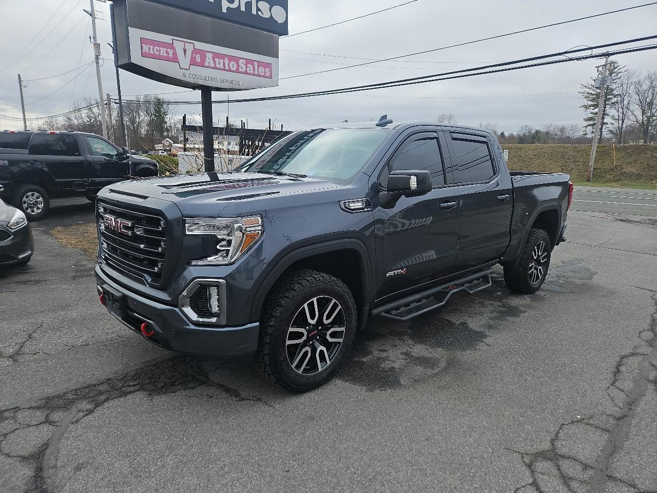 GMC Sierra 1500 4WD Crew Cab 147" AT4 2021