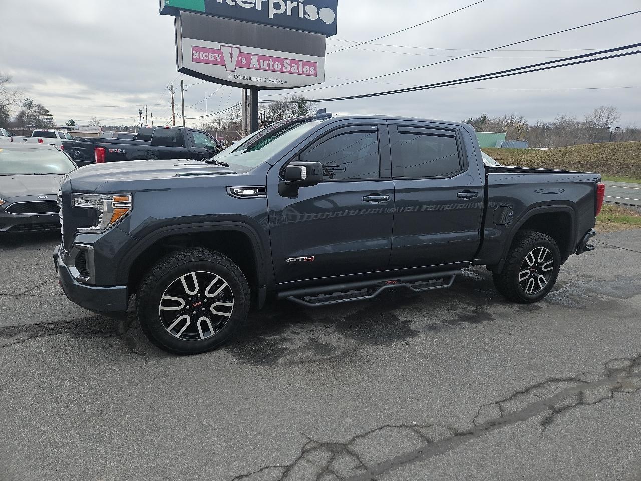 GMC Sierra 1500 4WD Crew Cab 147" AT4 2021