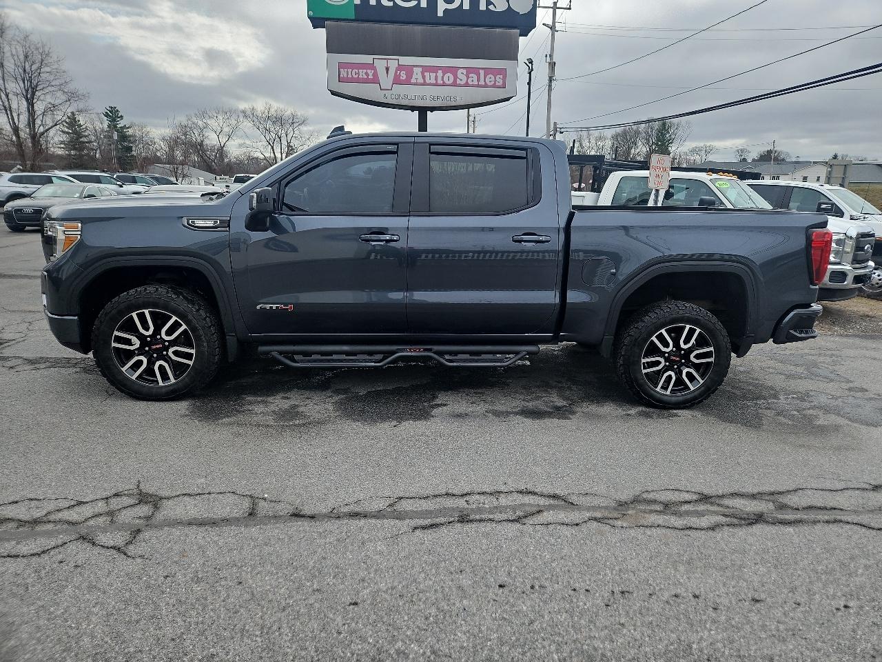 GMC Sierra 1500 4WD Crew Cab 147" AT4 2021