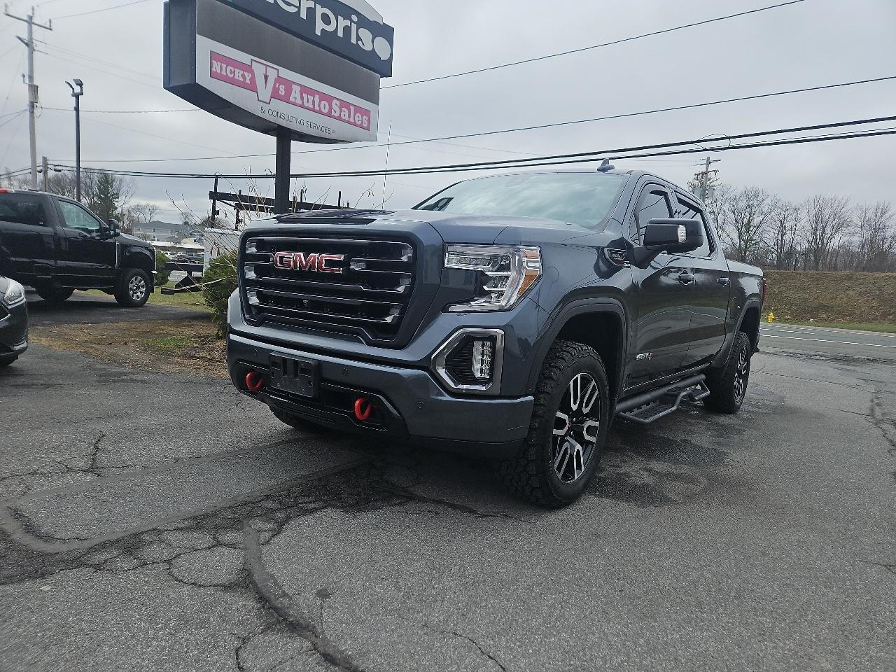 GMC Sierra 1500 4WD Crew Cab 147" AT4 2021