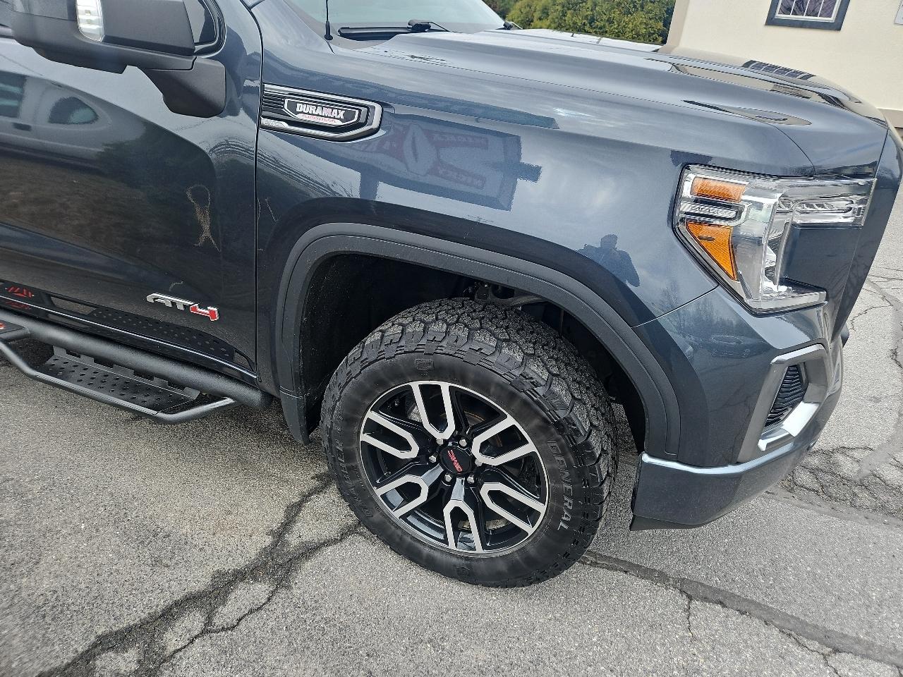 GMC Sierra 1500 4WD Crew Cab 147" AT4 2021