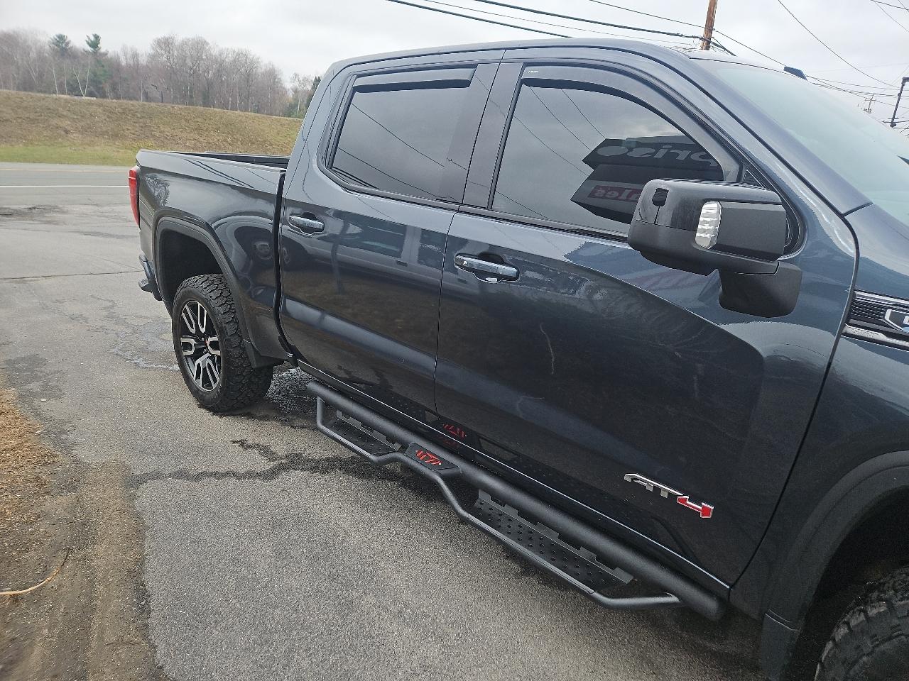 GMC Sierra 1500 4WD Crew Cab 147" AT4 2021