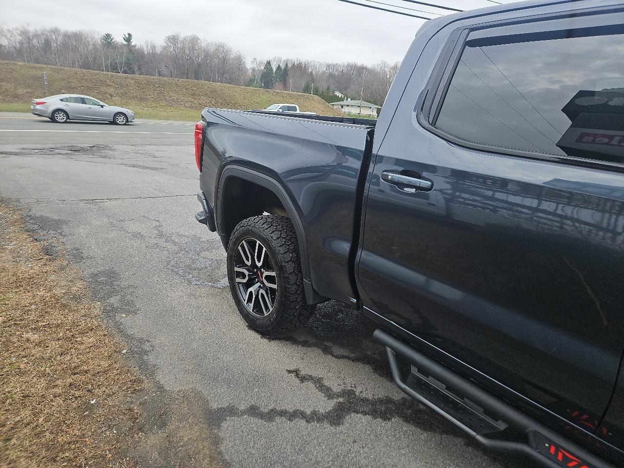 GMC Sierra 1500 4WD Crew Cab 147" AT4 2021