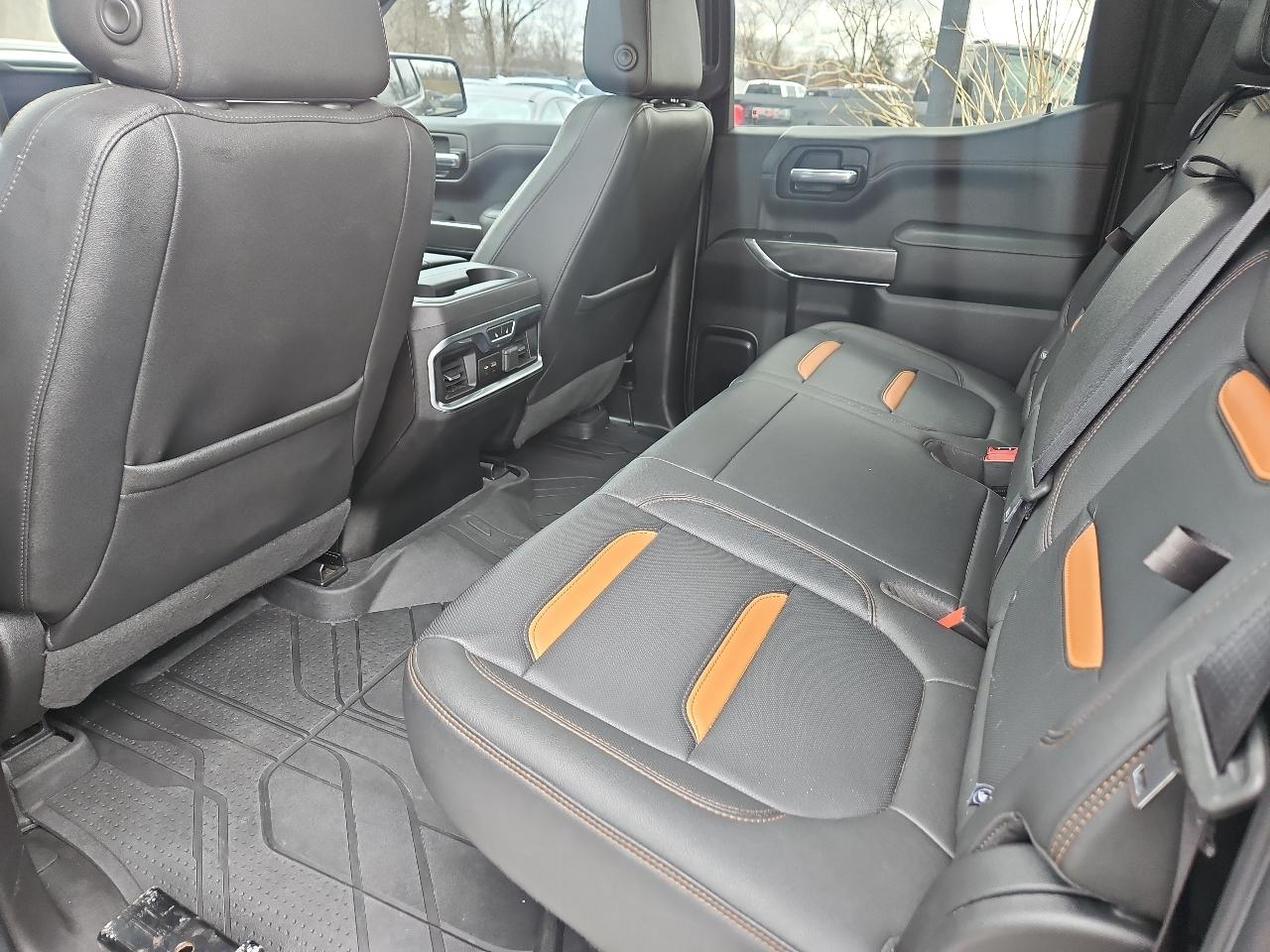 GMC Sierra 1500 4WD Crew Cab 147" AT4 2021