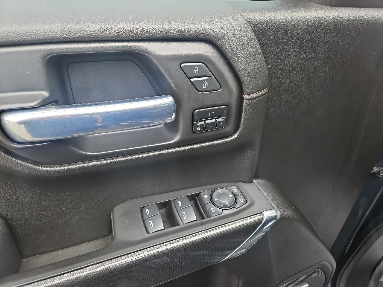 GMC Sierra 1500 4WD Crew Cab 147" AT4 2021