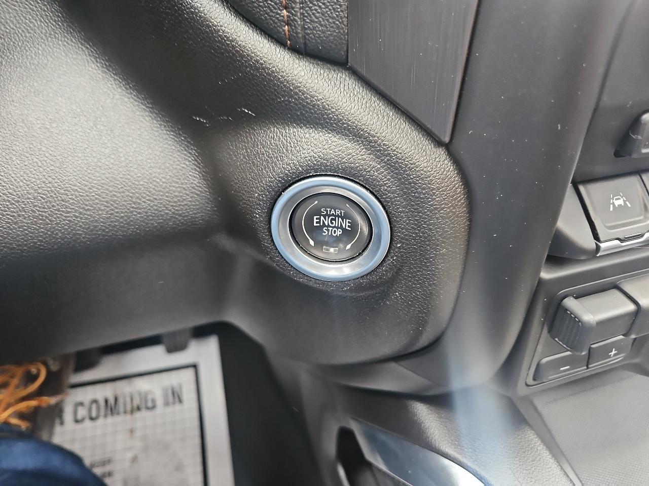 GMC Sierra 1500 4WD Crew Cab 147" AT4 2021