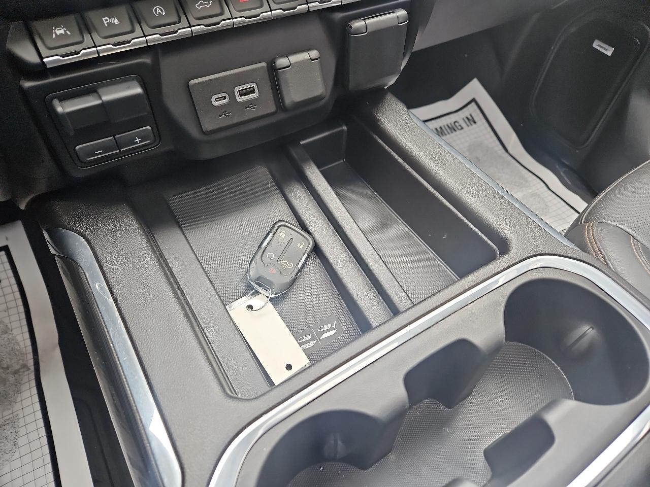 GMC Sierra 1500 4WD Crew Cab 147" AT4 2021