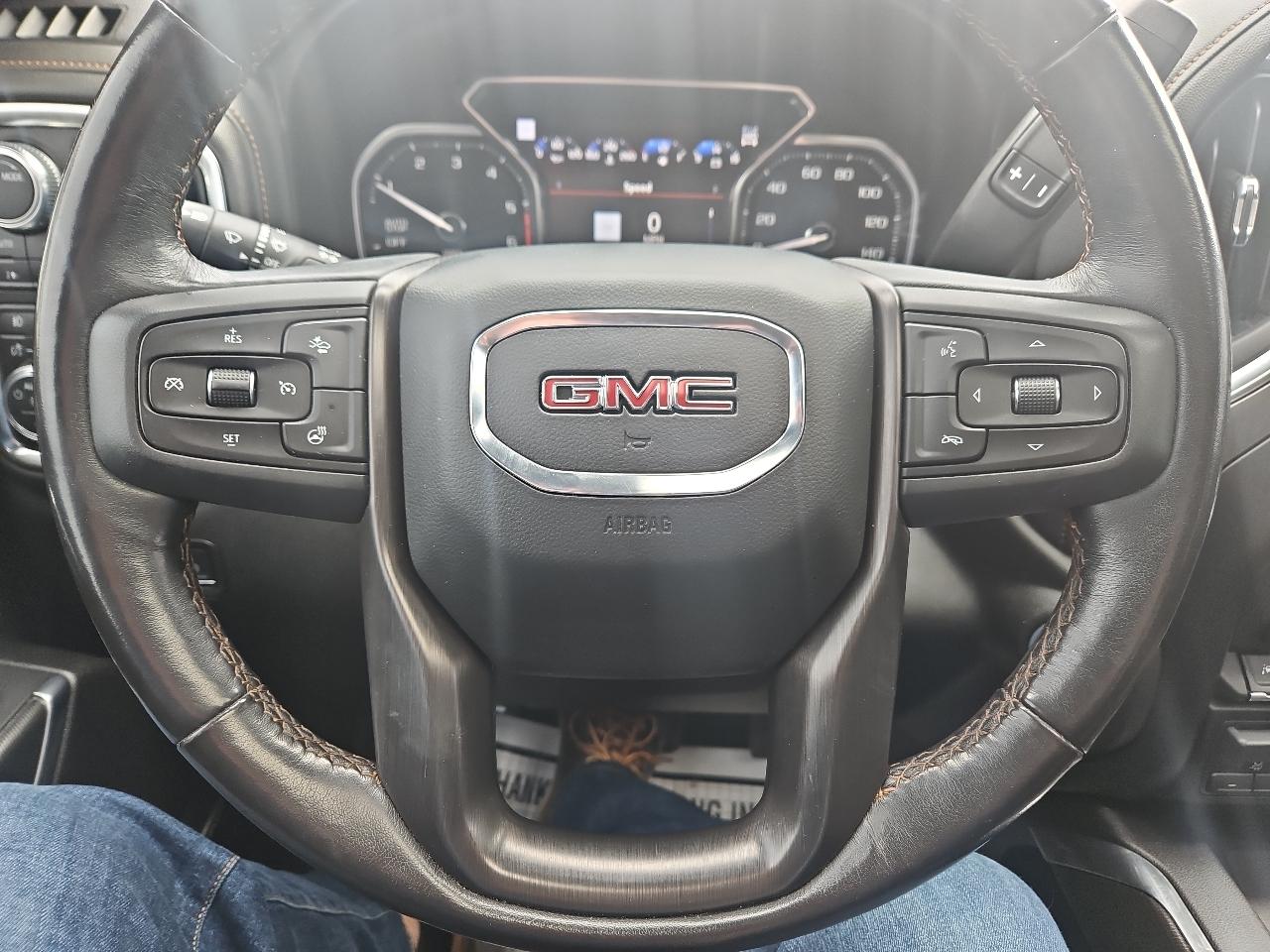 GMC Sierra 1500 4WD Crew Cab 147" AT4 2021