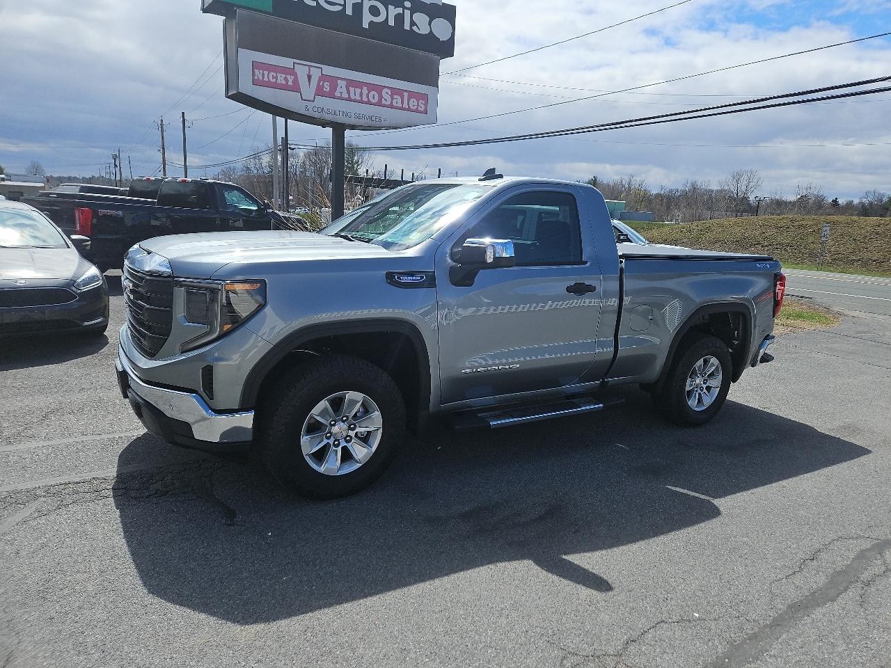 GMC Sierra 1500 4WD Reg Cab 126" Pro 2025