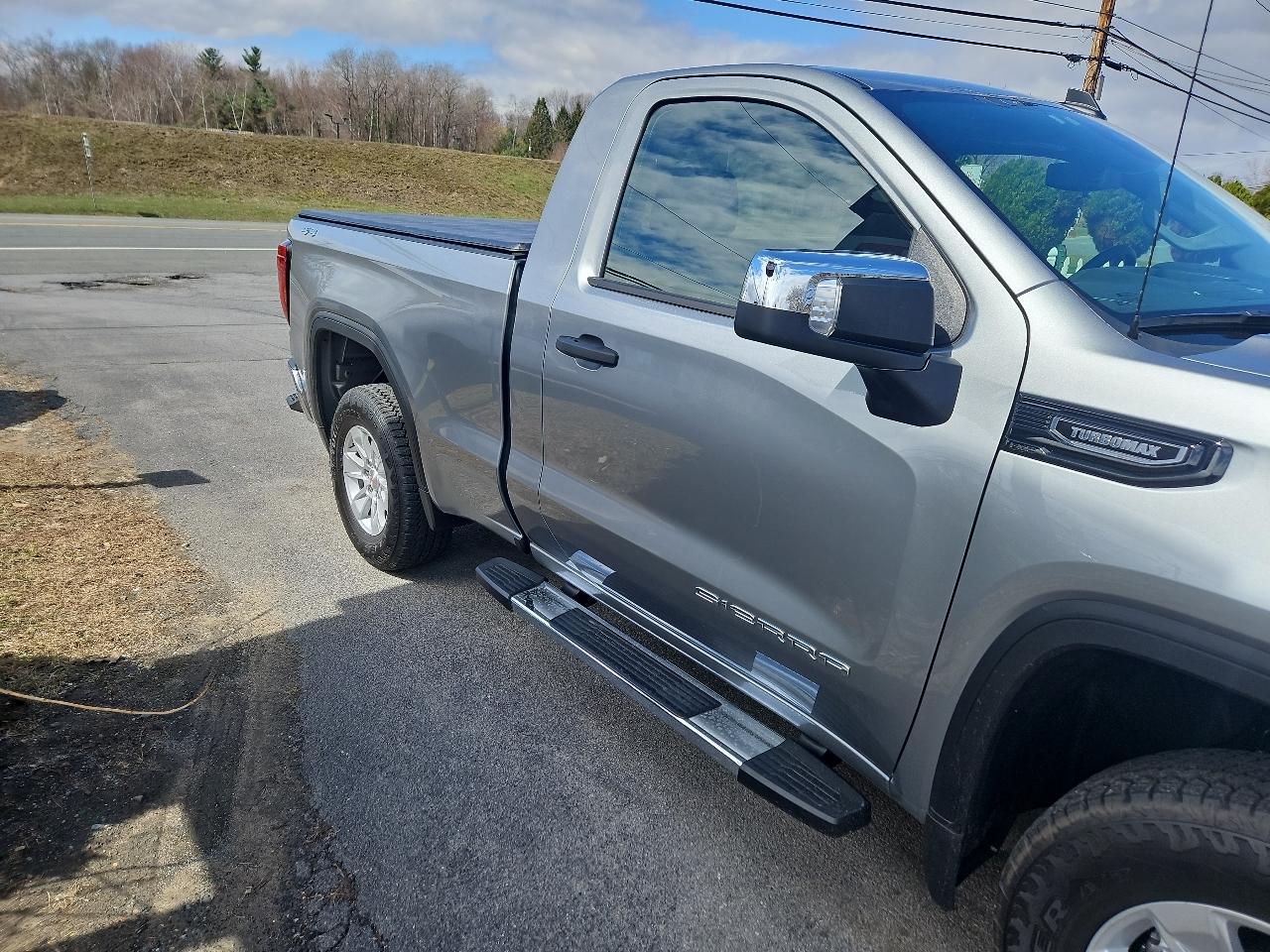 GMC Sierra 1500 4WD Reg Cab 126" Pro 2025