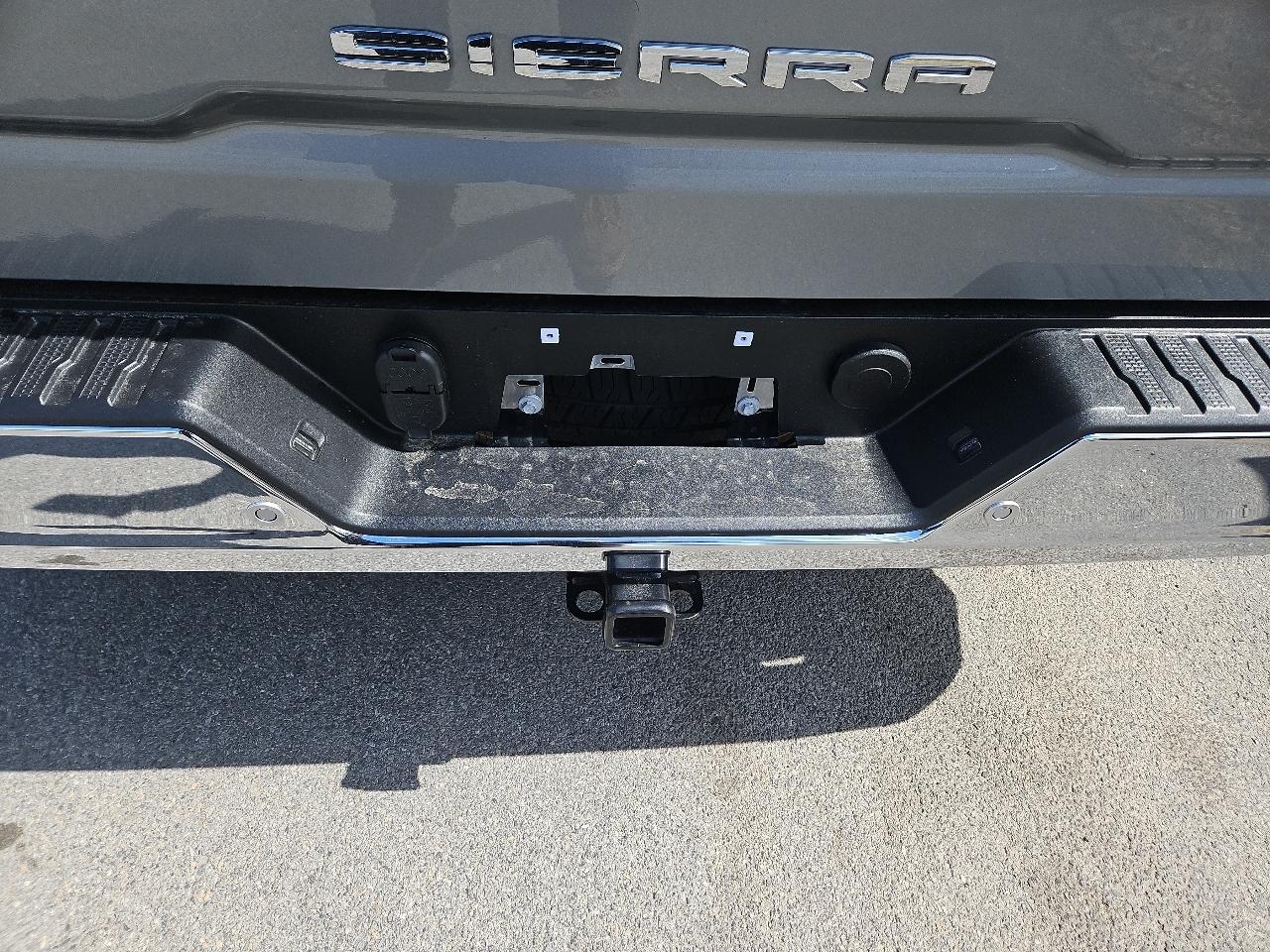 GMC Sierra 1500 4WD Reg Cab 126" Pro 2025