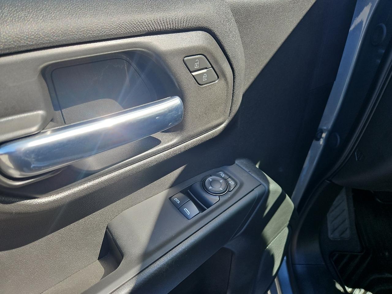 GMC Sierra 1500 4WD Reg Cab 126" Pro 2025