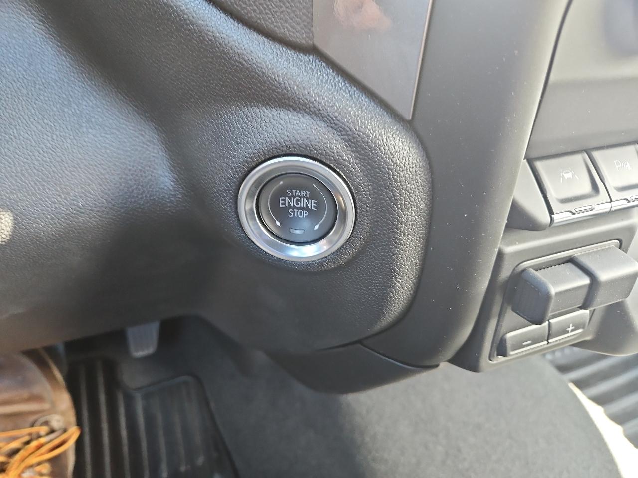 GMC Sierra 1500 4WD Reg Cab 126" Pro 2025