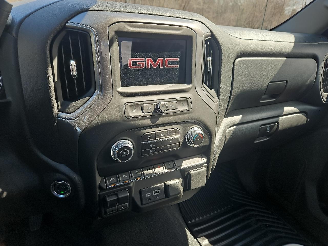 GMC Sierra 1500 4WD Reg Cab 126" Pro 2025