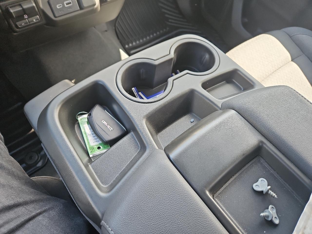 GMC Sierra 1500 4WD Reg Cab 126" Pro 2025