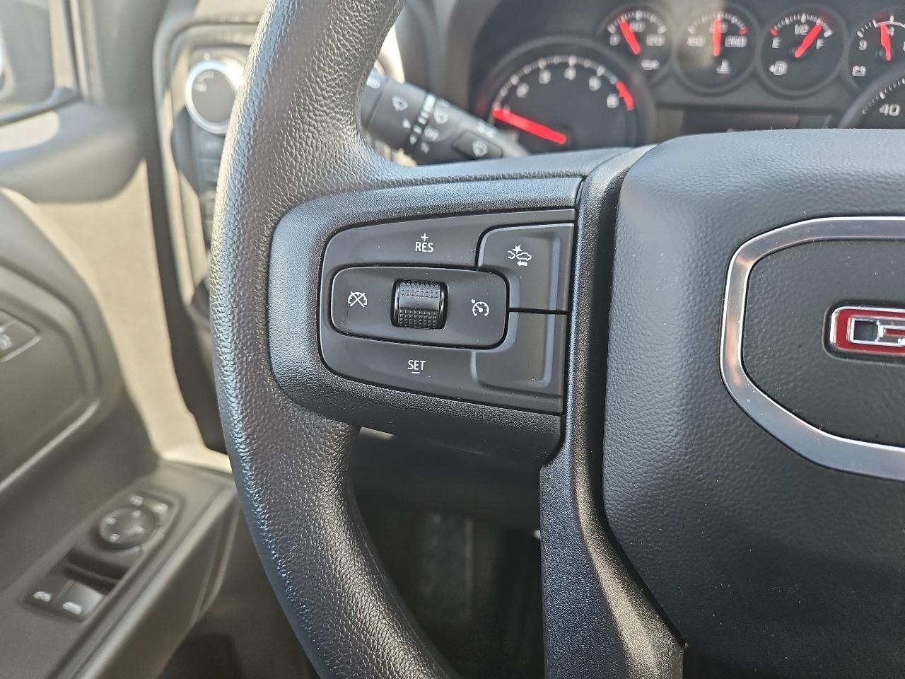 GMC Sierra 1500 4WD Reg Cab 126" Pro 2025