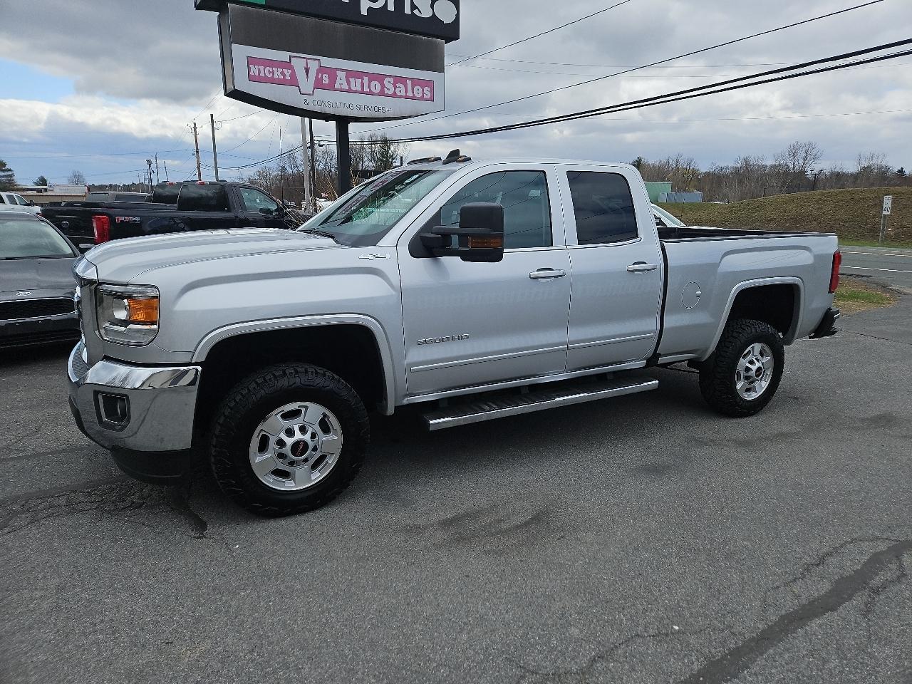 GMC Sierra 2500HD 4WD Double Cab 144.2" SLE 2019
