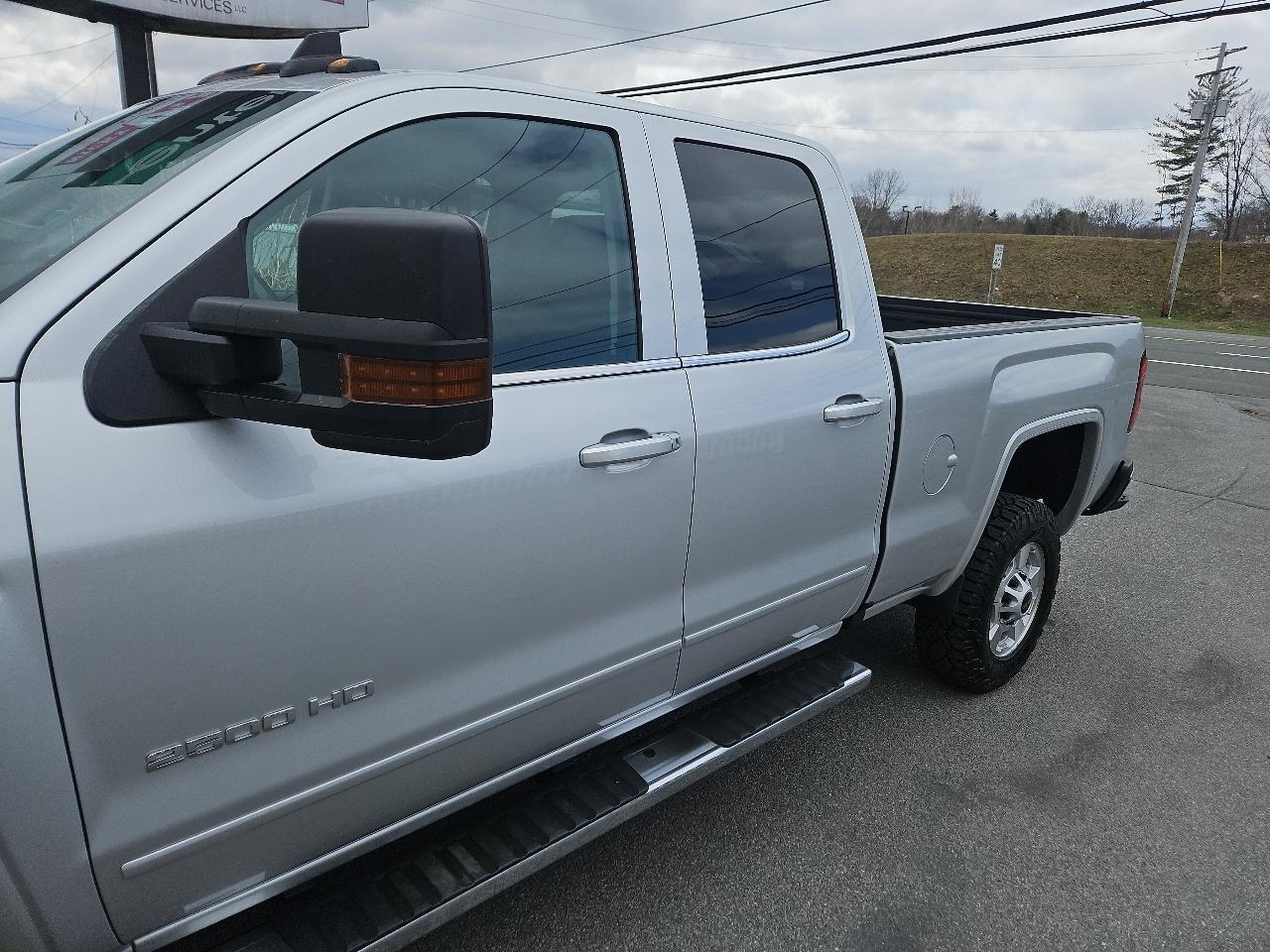 GMC Sierra 2500HD 4WD Double Cab 144.2" SLE 2019