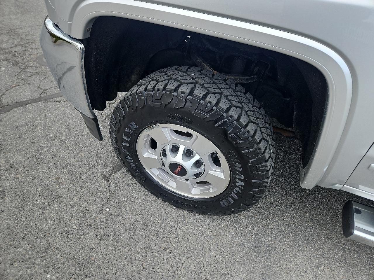 GMC Sierra 2500HD 4WD Double Cab 144.2" SLE 2019