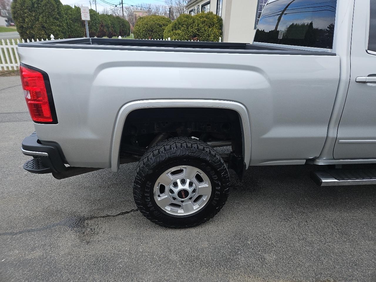 GMC Sierra 2500HD 4WD Double Cab 144.2" SLE 2019