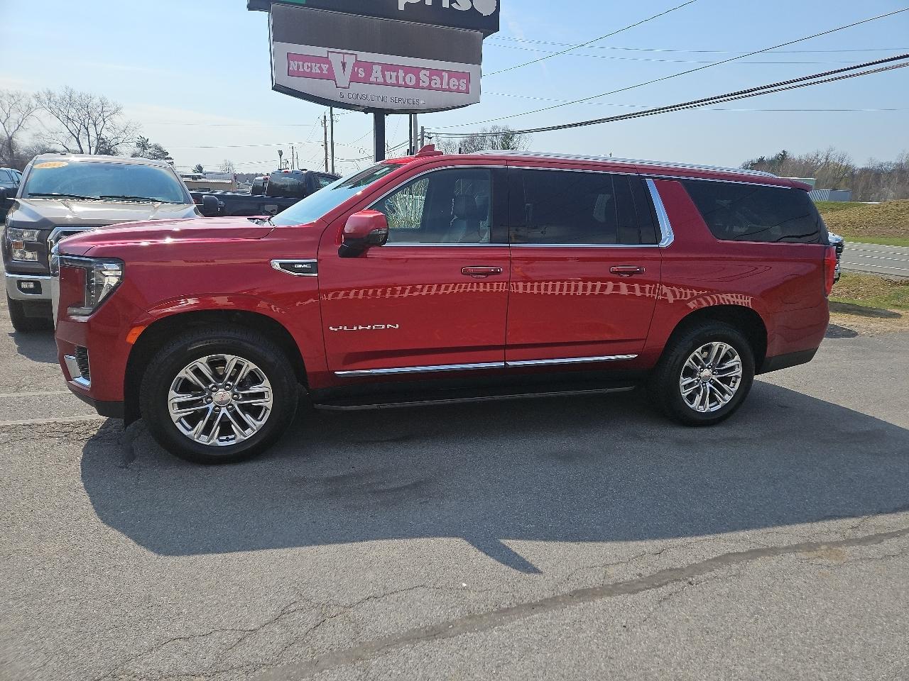 GMC Yukon XL 4WD 4dr SLT 2021