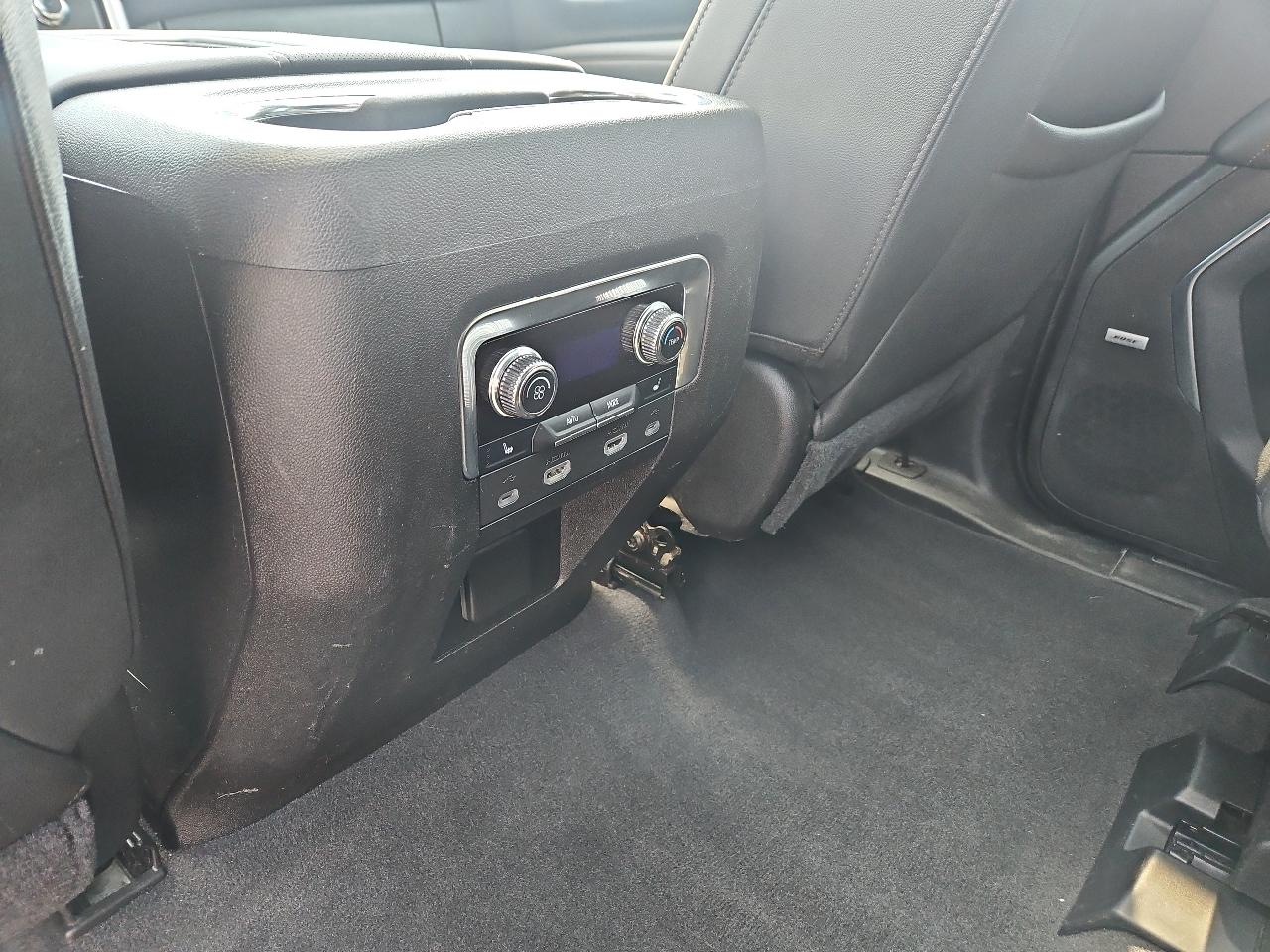 GMC Yukon XL 4WD 4dr SLT 2021