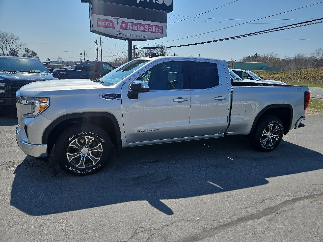 GMC Sierra 1500 Limited 4WD Double Cab 147" SLE 2022