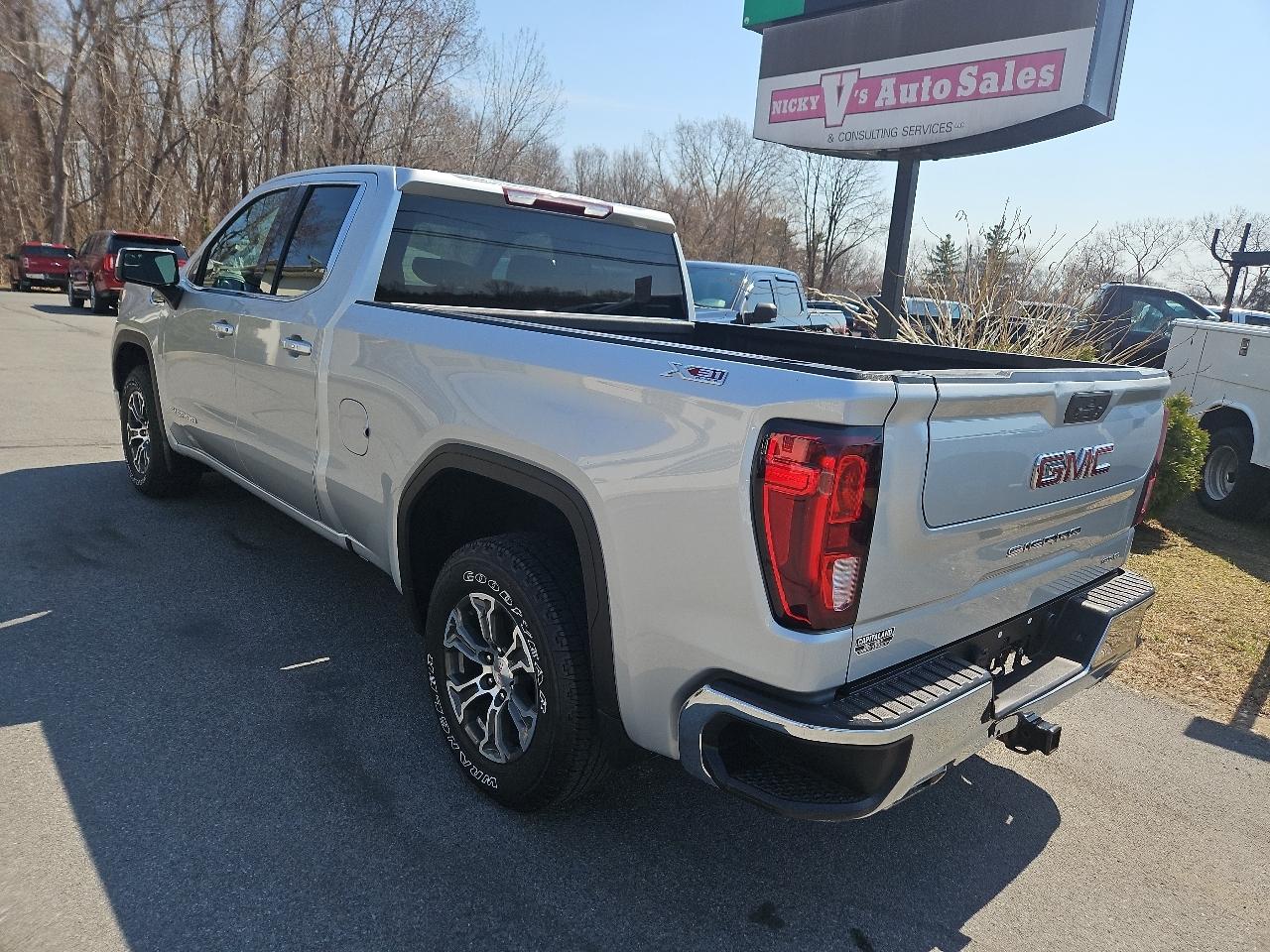 GMC Sierra 1500 Limited 4WD Double Cab 147" SLE 2022