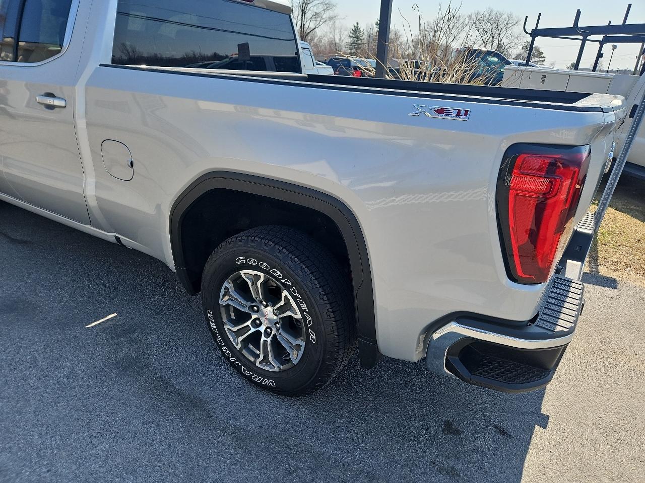 GMC Sierra 1500 Limited 4WD Double Cab 147" SLE 2022