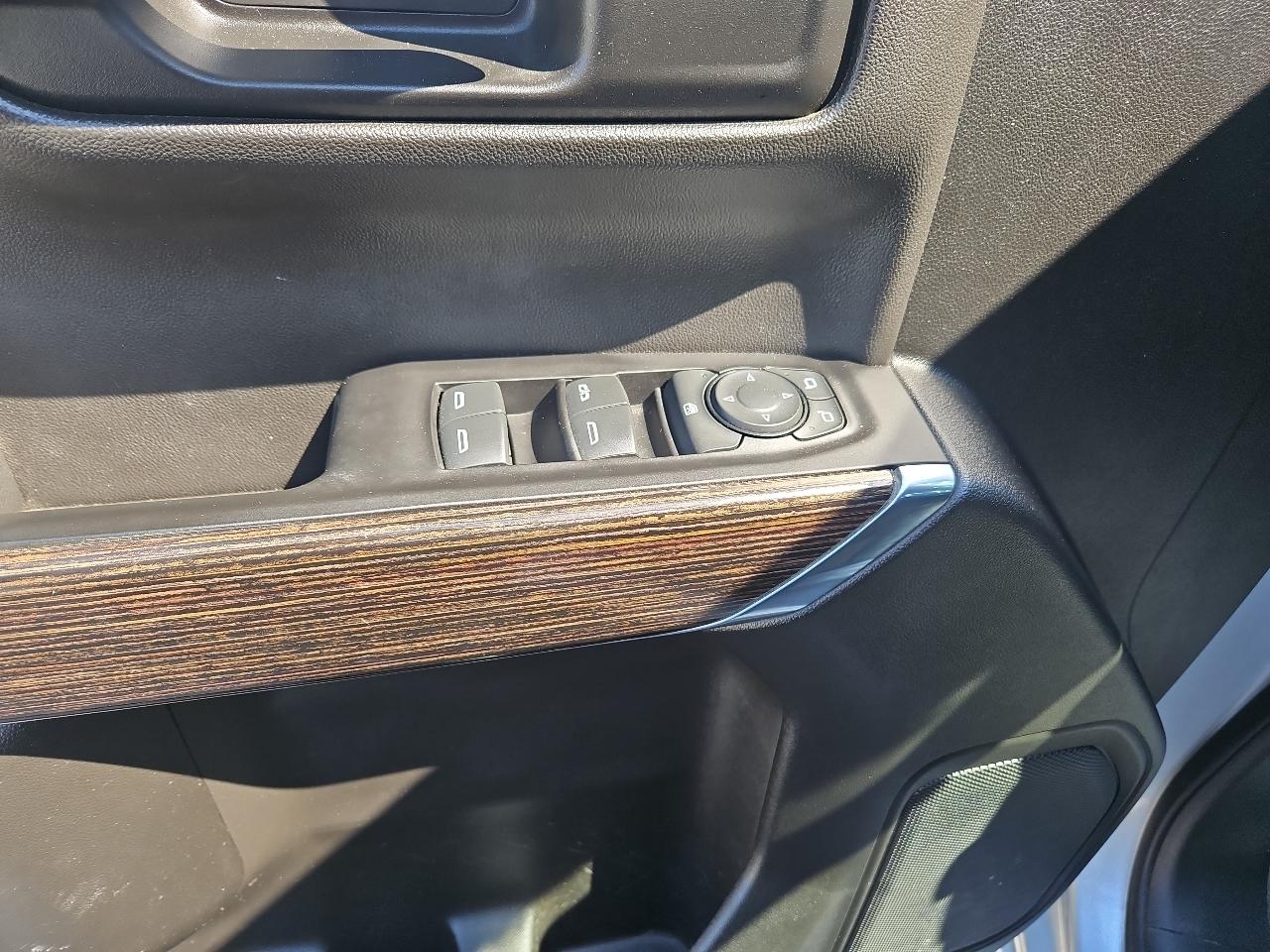 GMC Sierra 1500 Limited 4WD Double Cab 147" SLE 2022