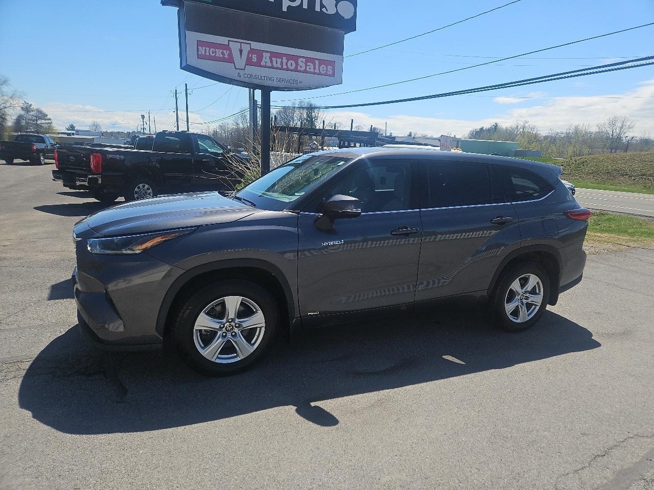 Toyota Highlander Hybrid LE AWD (Natl) 2021