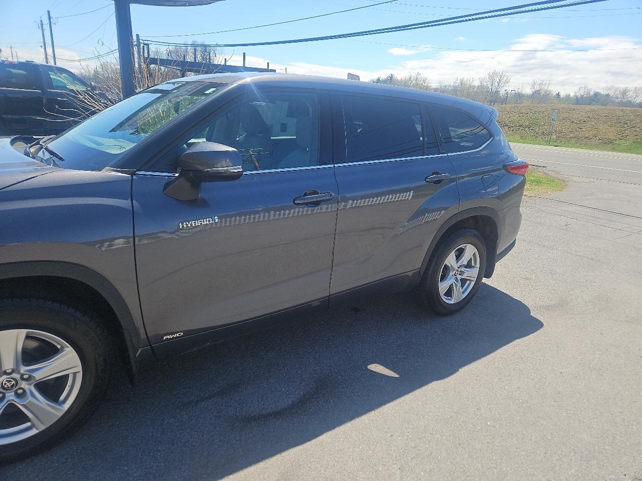 Toyota Highlander Hybrid LE AWD (Natl) 2021