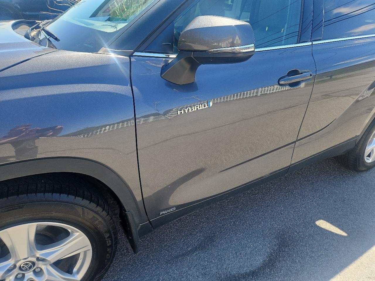 Toyota Highlander Hybrid LE AWD (Natl) 2021