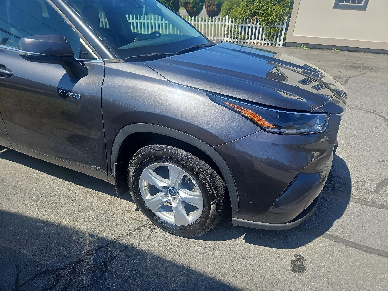 Toyota Highlander Hybrid LE AWD (Natl) 2021