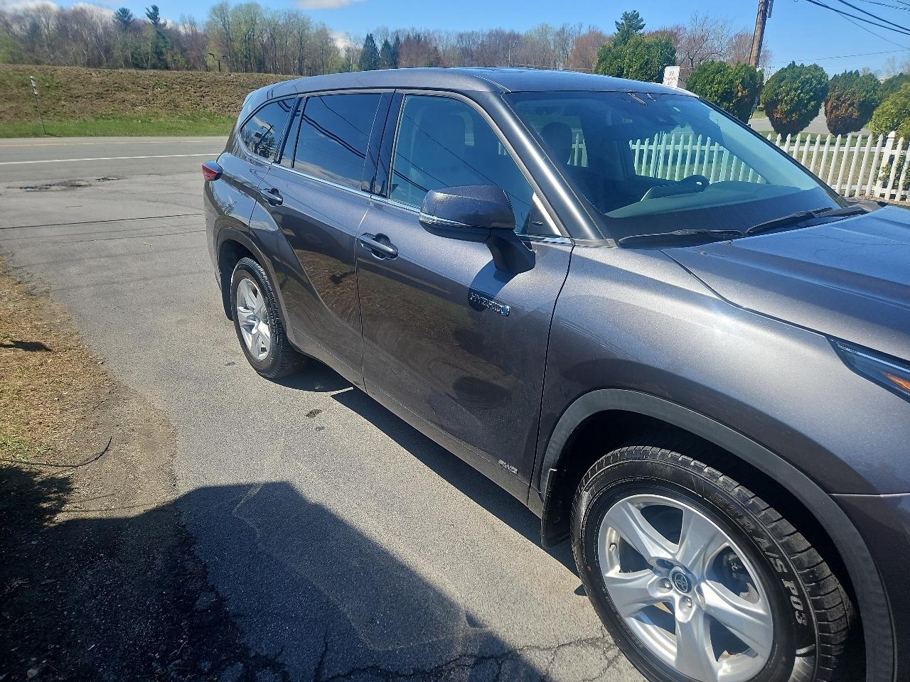Toyota Highlander Hybrid LE AWD (Natl) 2021