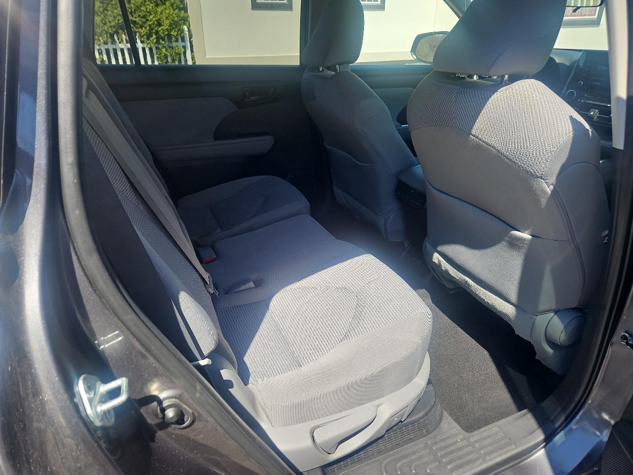 Toyota Highlander Hybrid LE AWD (Natl) 2021