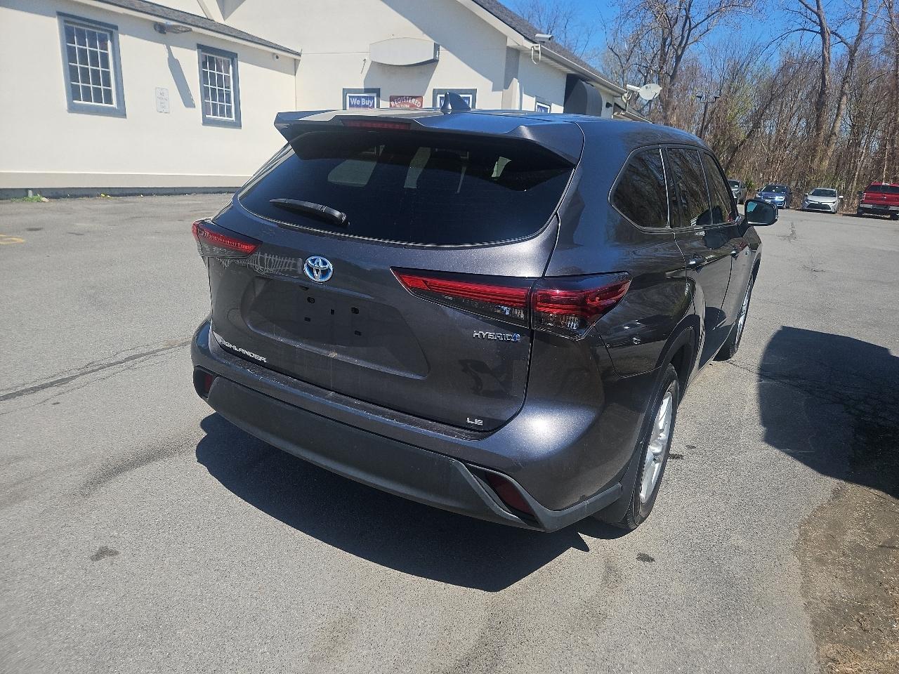 Toyota Highlander Hybrid LE AWD (Natl) 2021