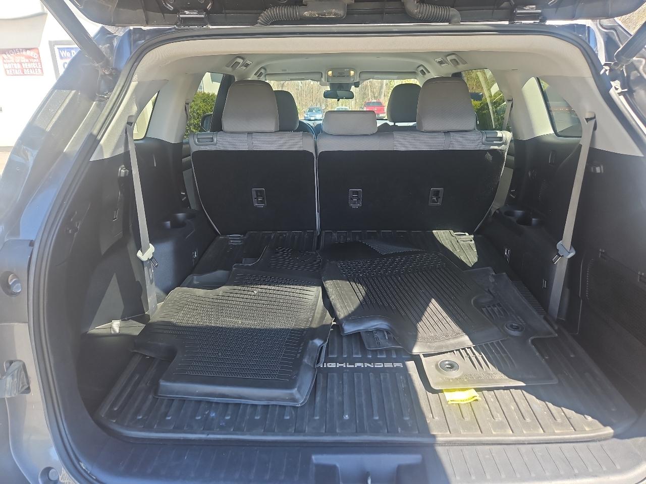 Toyota Highlander Hybrid LE AWD (Natl) 2021