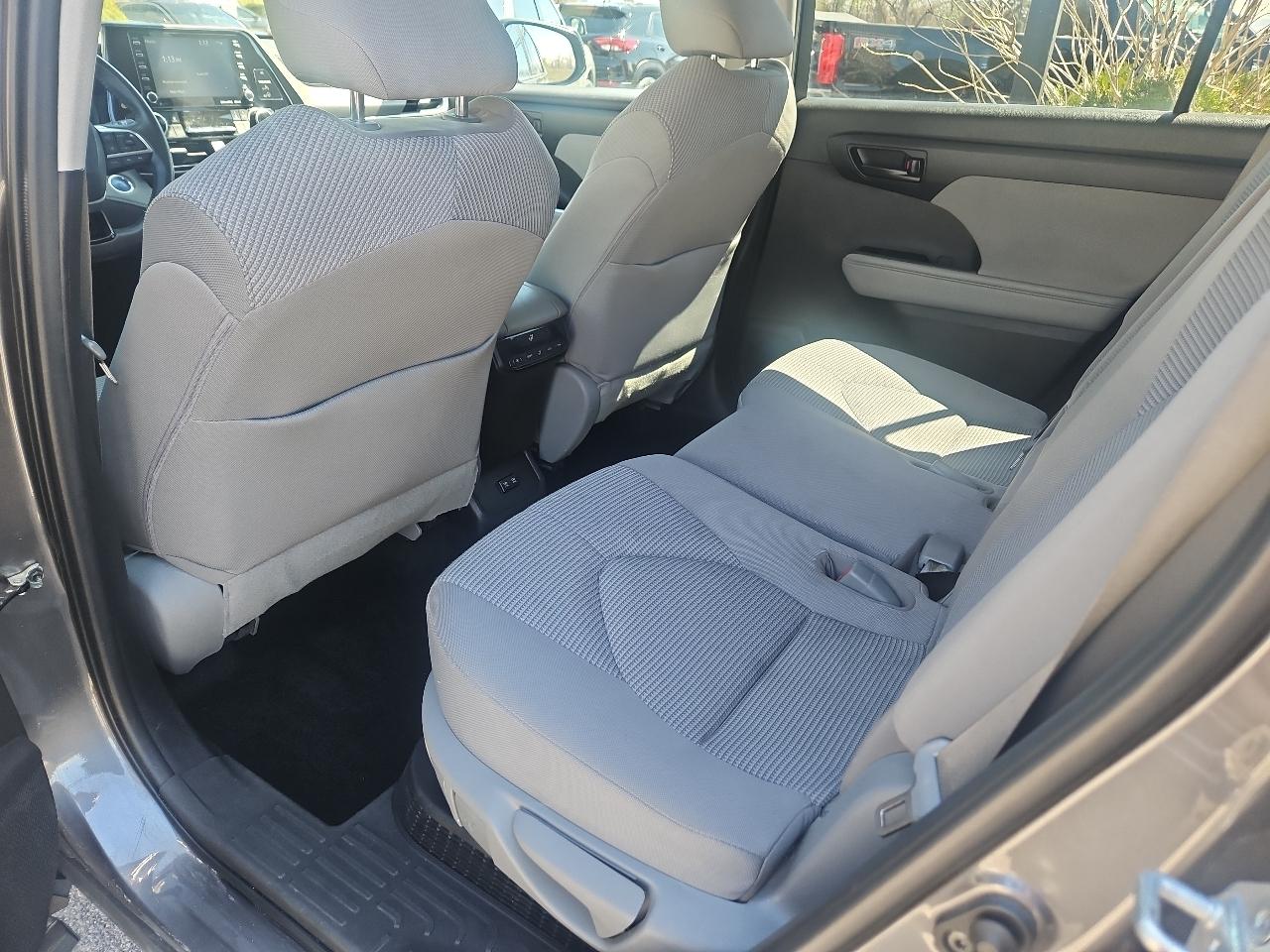 Toyota Highlander Hybrid LE AWD (Natl) 2021