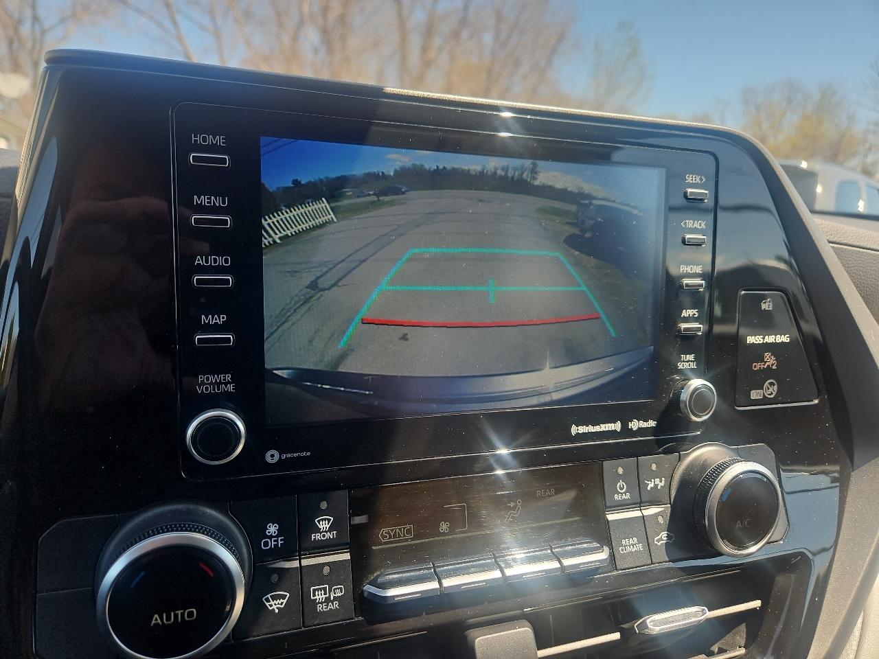 Toyota Highlander Hybrid LE AWD (Natl) 2021