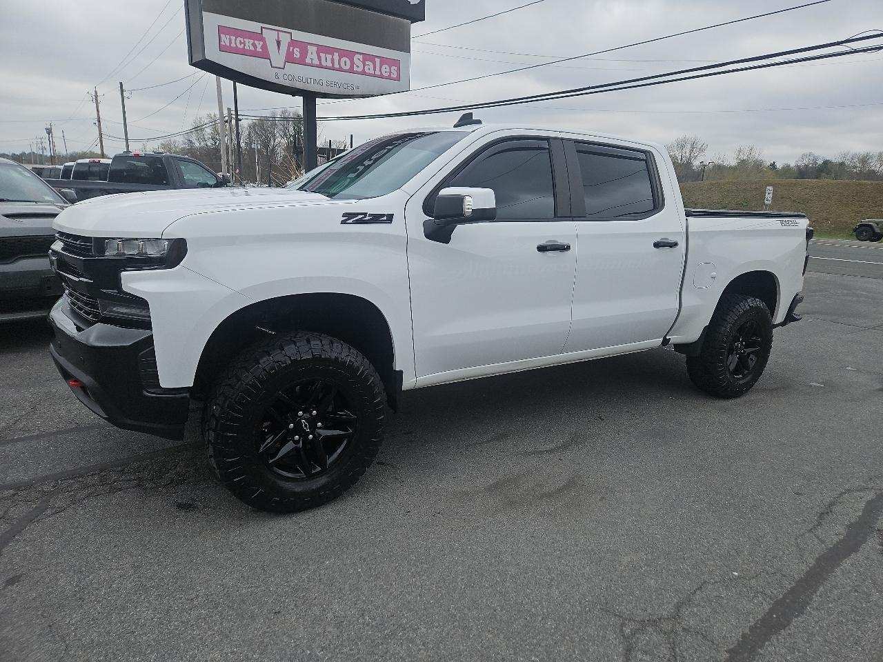 Chevrolet Silverado 1500 4WD Crew Cab 147" LT Trail Boss 2021