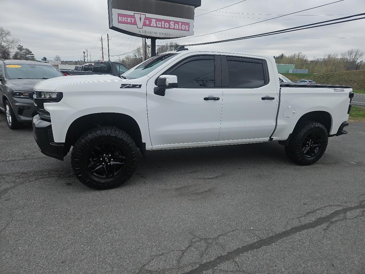 Chevrolet Silverado 1500 4WD Crew Cab 147" LT Trail Boss 2021