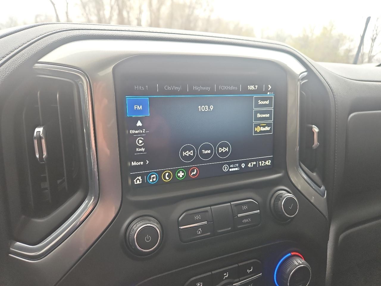 Chevrolet Silverado 1500 4WD Crew Cab 147" LT Trail Boss 2021