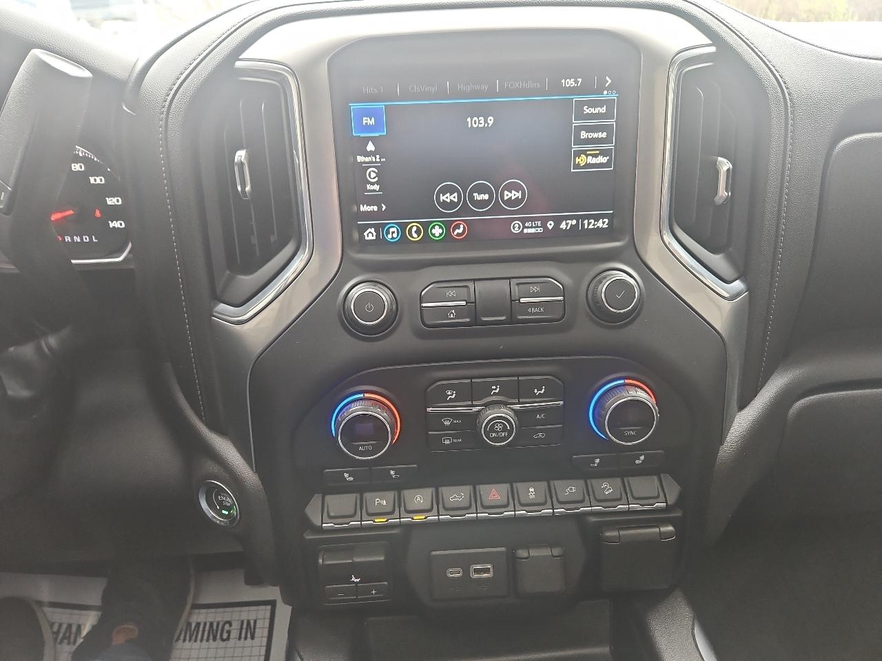 Chevrolet Silverado 1500 4WD Crew Cab 147" LT Trail Boss 2021