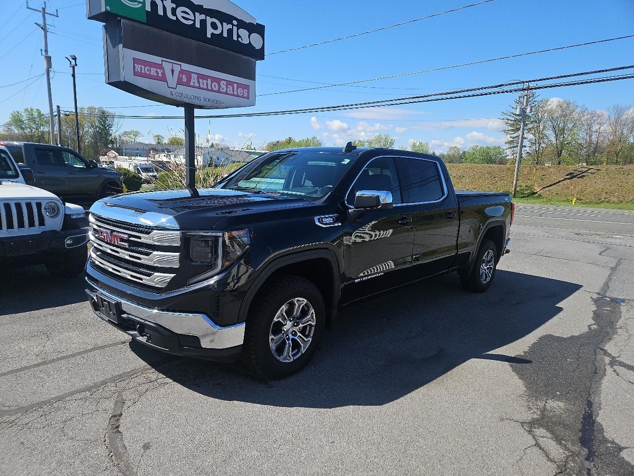 GMC Sierra 1500 4WD Crew Cab 157" SLE 2023