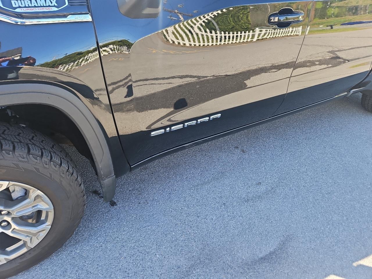 GMC Sierra 1500 4WD Crew Cab 157" SLE 2023