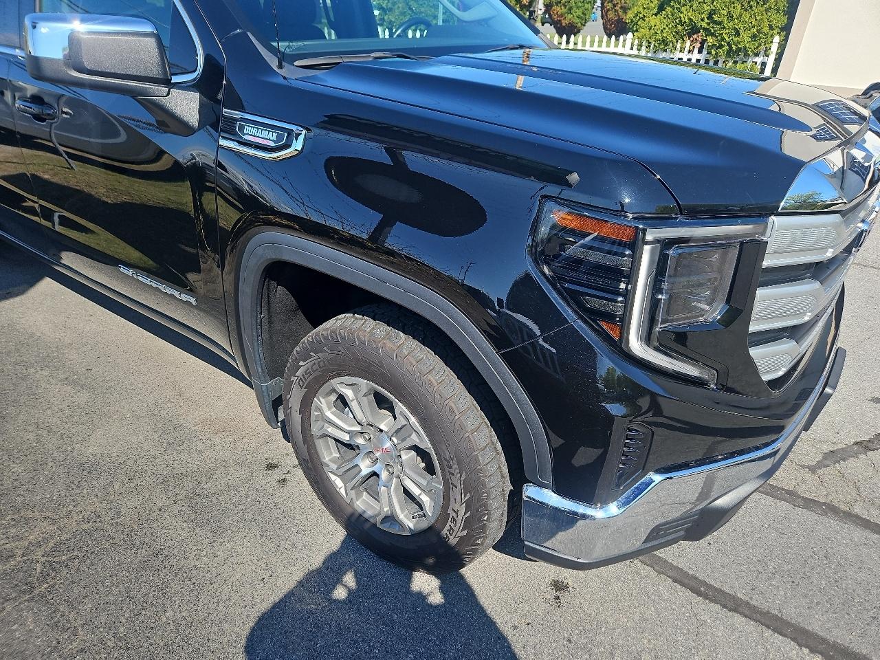 GMC Sierra 1500 4WD Crew Cab 157" SLE 2023